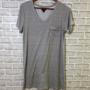 Tahari Gray and White Striped Top, size medium V-neck super soft